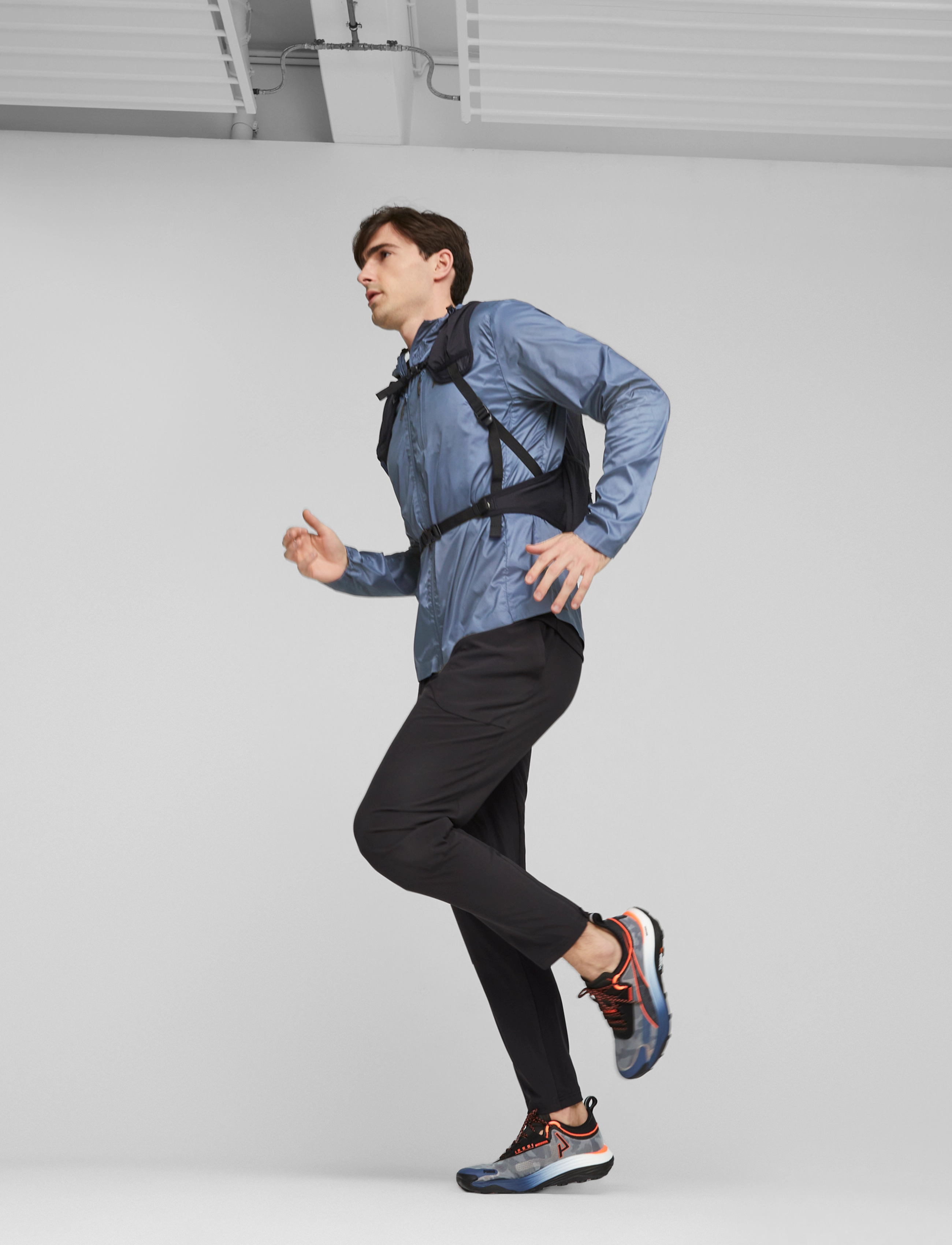 PUMA - M SEASONS LIGHTWEIGHT PACKABLE TRAIL RUN JACKET - inky blue - 5