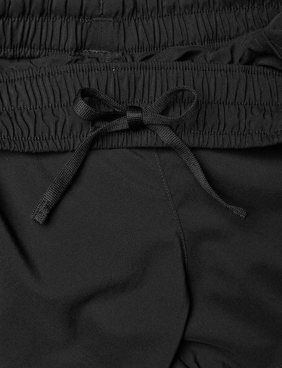 PUMA - W TAD ESSENTIAL 3" Woven Short - lühikesed treeningpüksid - puma black - 2