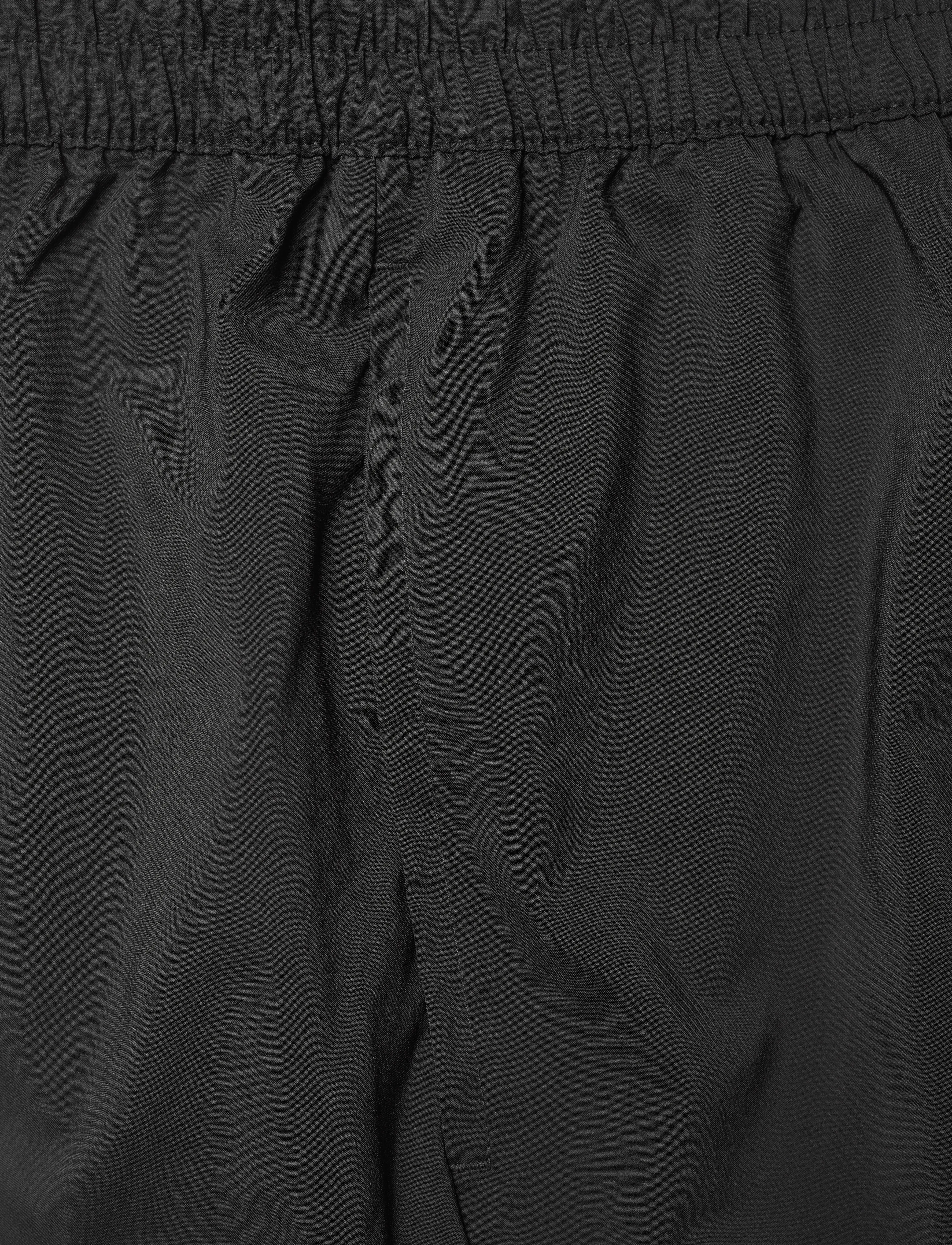 PUMA - M TAD ESSENTIALS 5" Woven Short - lühikesed treeningpüksid - puma black - 2