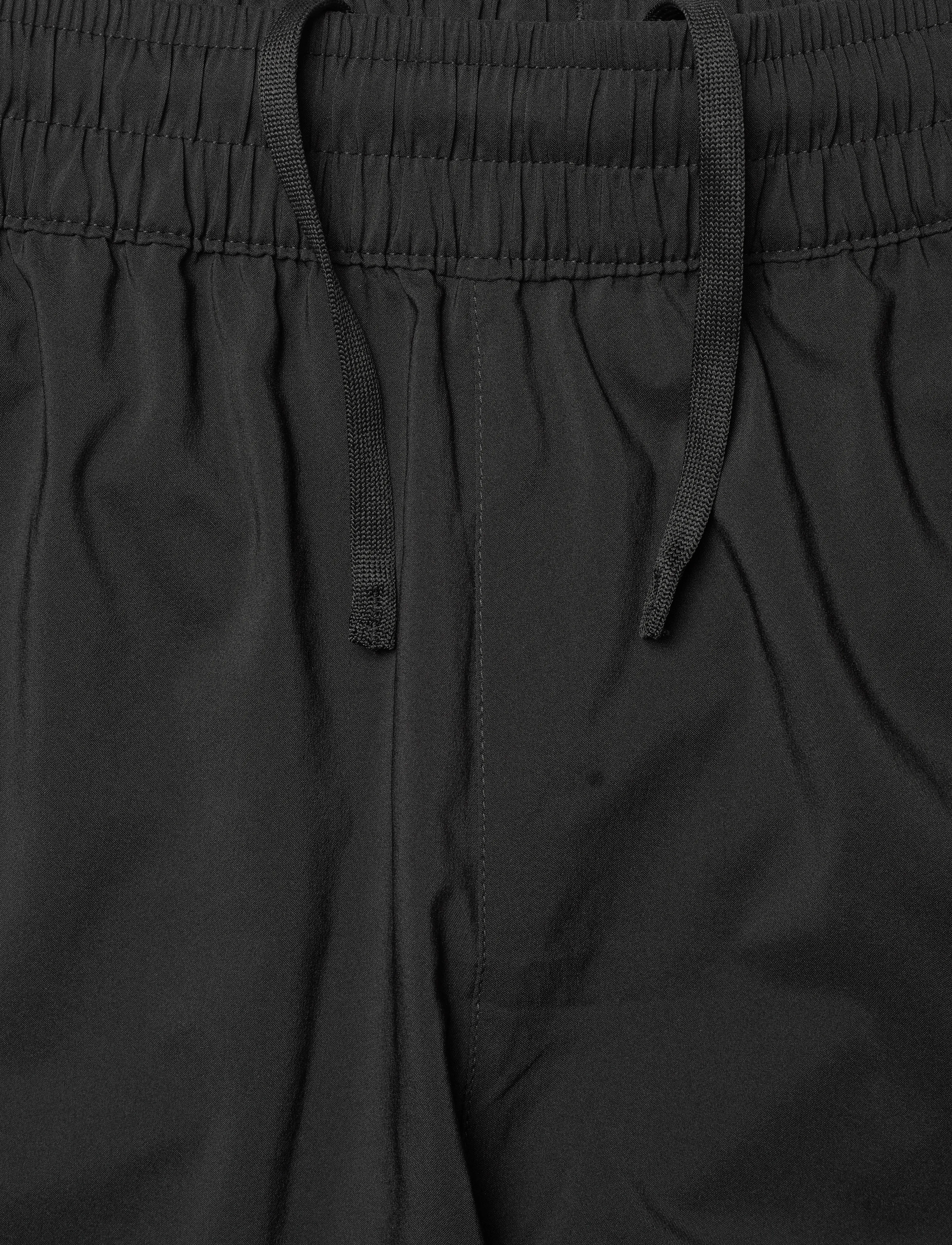 PUMA - M TAD ESSENTIALS 5" Woven Short - lühikesed treeningpüksid - puma black - 3