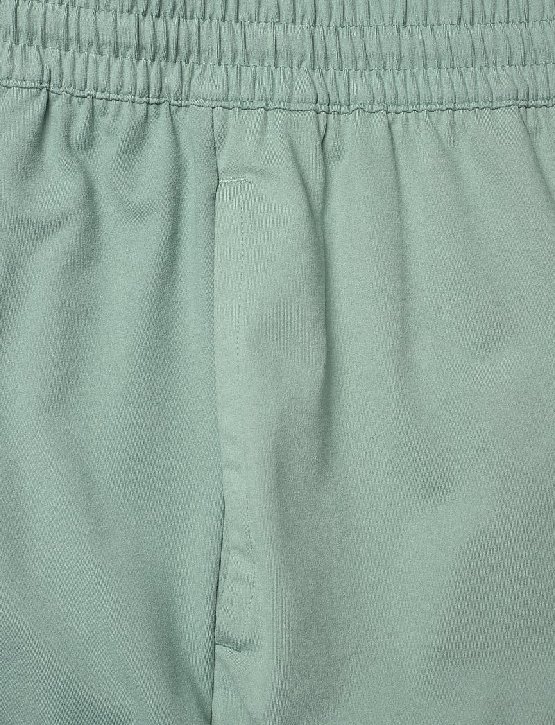 PUMA - M CLOUDSPUN BRANDED 5" SHORT - trainingsshorts - green moon - 2