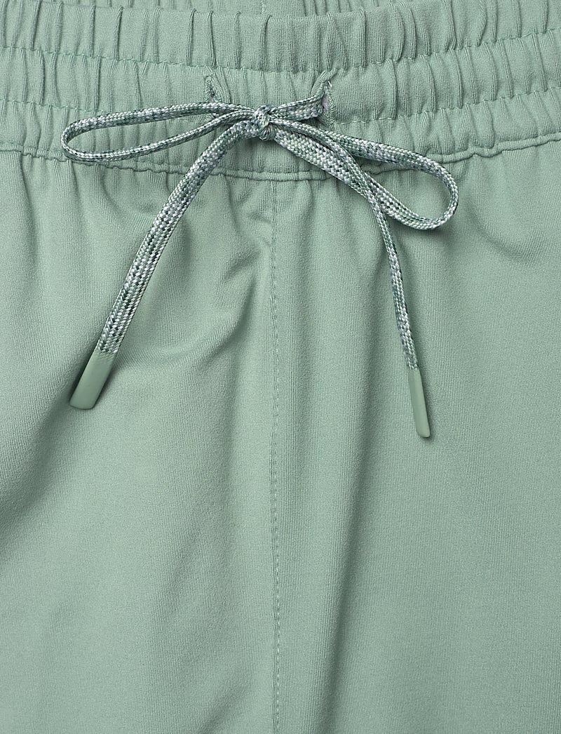 PUMA - M CLOUDSPUN BRANDED 5" SHORT - trainingsshorts - green moon - 3