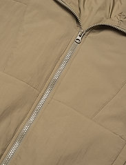 PUMA - Infuse Soft Padded Woven Jacket - vinterjakker - covert green - 2