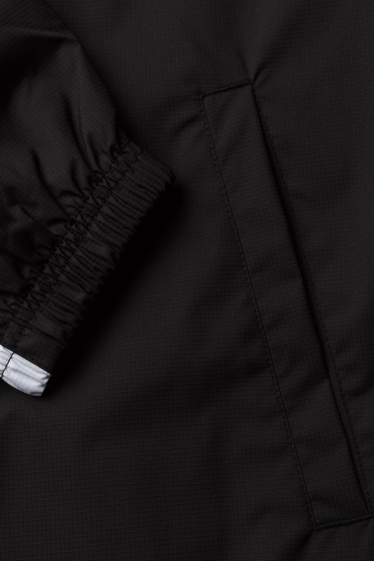 PUMA - Classics Logo Windbreaker - puma black - 4