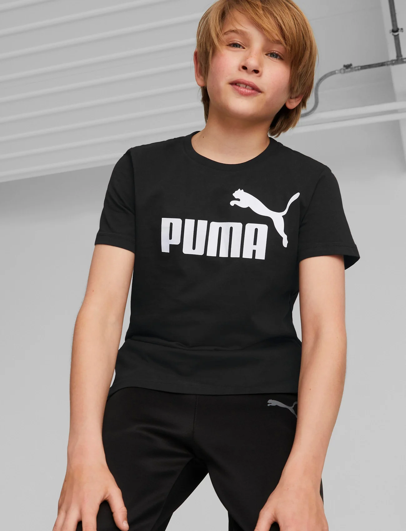PUMA - ESS Logo Tee B - clothes - puma black - 0