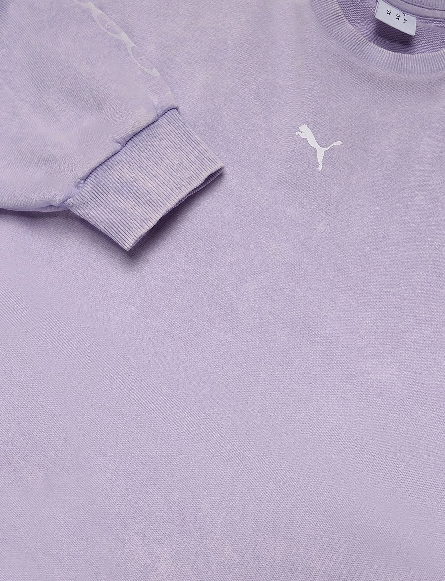 PUMA - RUN CULTURE COLLECTIVE Oversized Washed Graphic Crew TR - sweatshirts - light lavender - 2