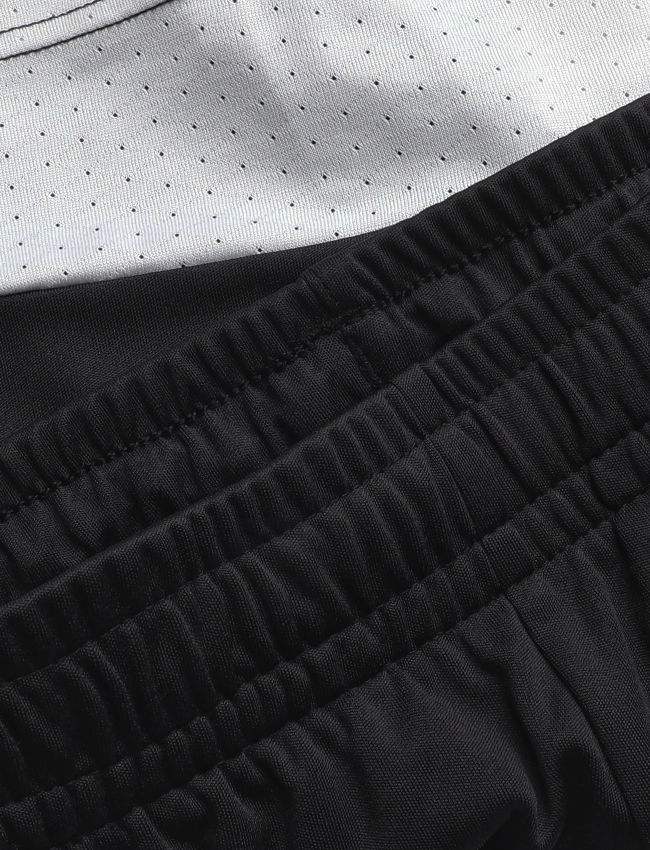 PUMA - IndividualLIGA Training Shorts Jr - lühikesed spordipüksid - puma black-ultra red-sugared almond - 2