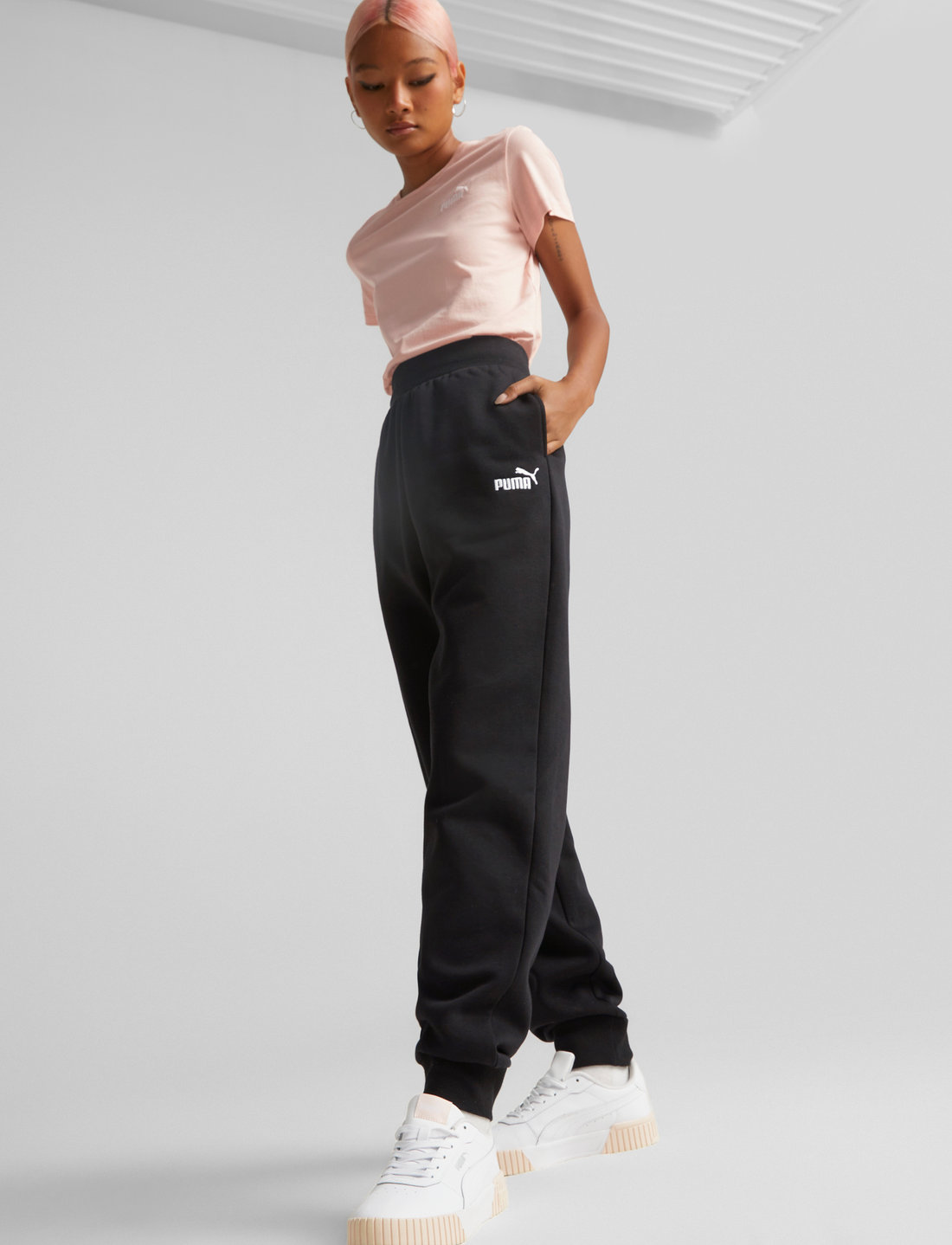 PUMA Ess+ Embroidery High-waist Pants Fl Cl - Sweatpants