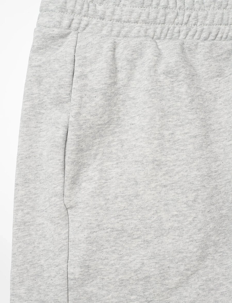 PUMA - ESS Small No. 1 Logo 5'' High-Waist Shorts TR - püksid - light gray heather - 2