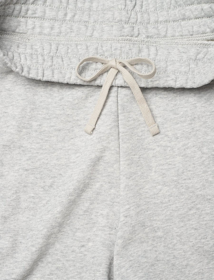 PUMA - ESS Small No. 1 Logo 5'' High-Waist Shorts TR - püksid - light gray heather - 3