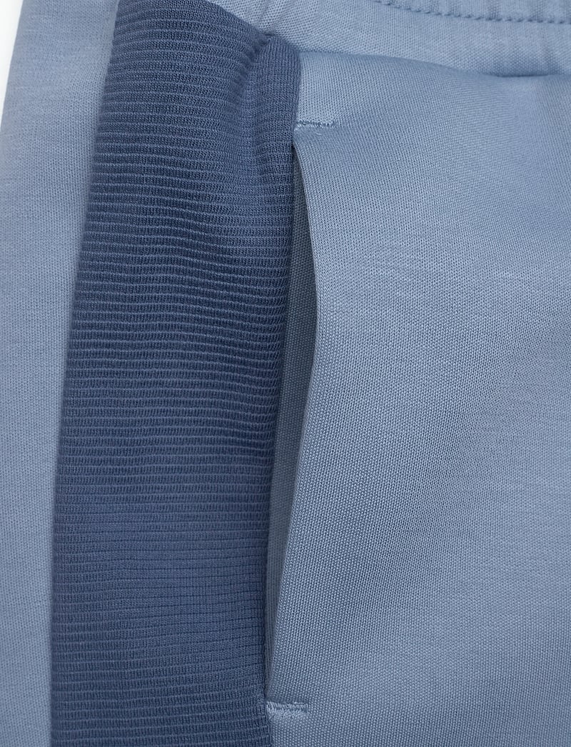 PUMA - EVOSTRIPE Pants DK B - sweatpants - cool blue - 2