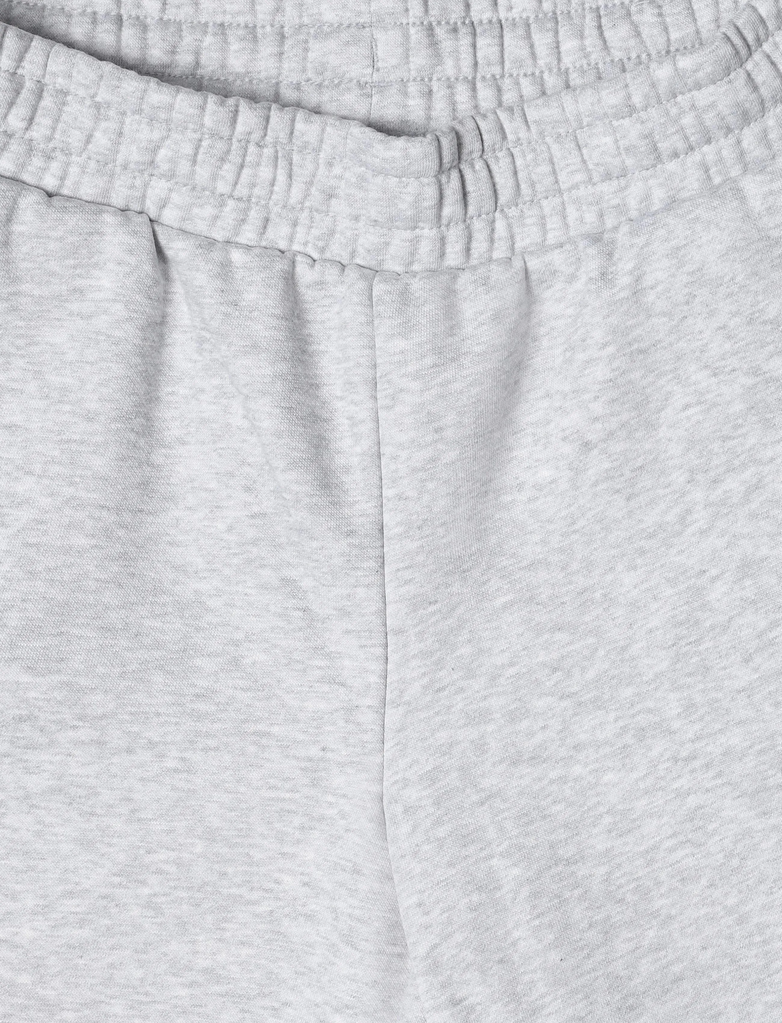 PUMA - ESS Small No. 1 Logo Comfort Straight Pants FL op - träningsbyxor - light gray heather - 3