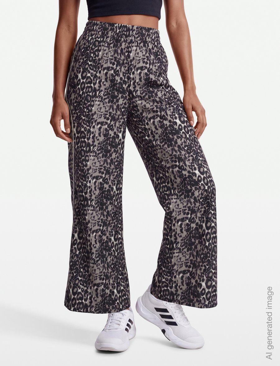 PUMA - PUMA SPORT ANIMAL Relaxed AOP Wide Leg Woven Pants - casual - mouse gray - 3