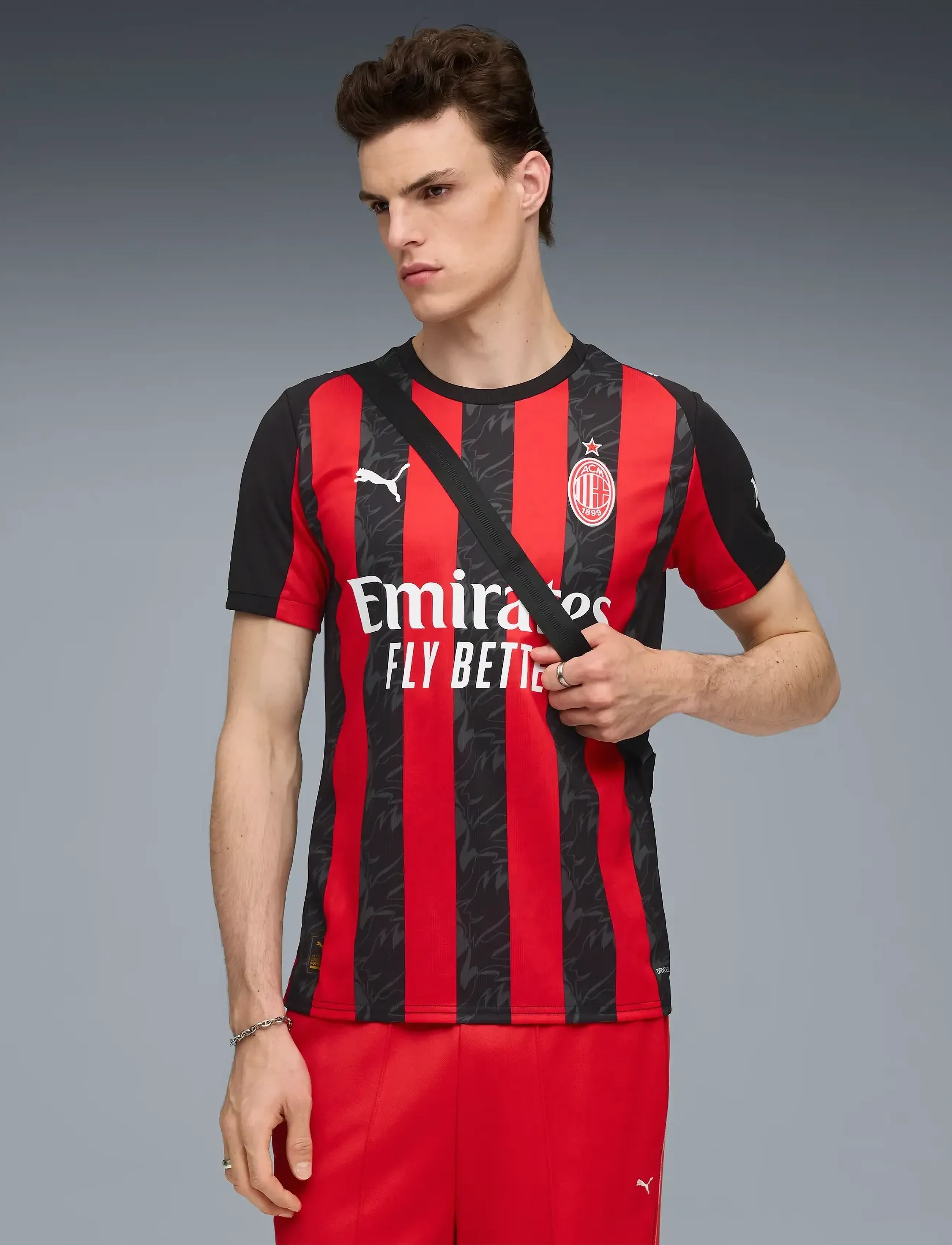 PUMA Ac Milan Home Jersey Replica, Mænd, Replik Hjemmebane Fodboldtrøje, Sort, Str: M