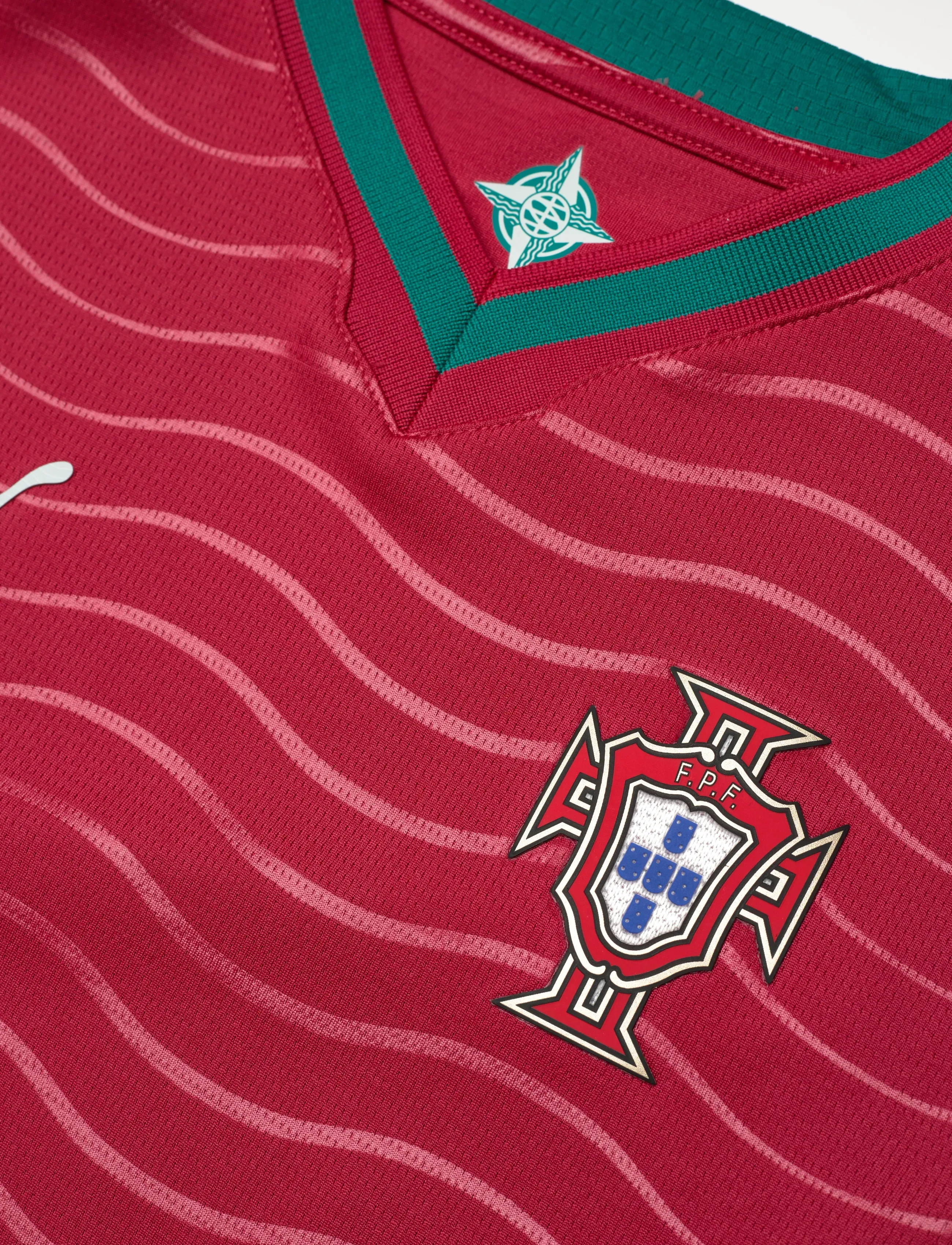 PUMA - FPF Home Jersey Replica Jr - topy sportowe - club red-green lagoon - 2