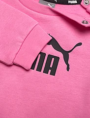 PUMA - Minicats ESS Crew Jogger FL - kläder - fast pink - 4
