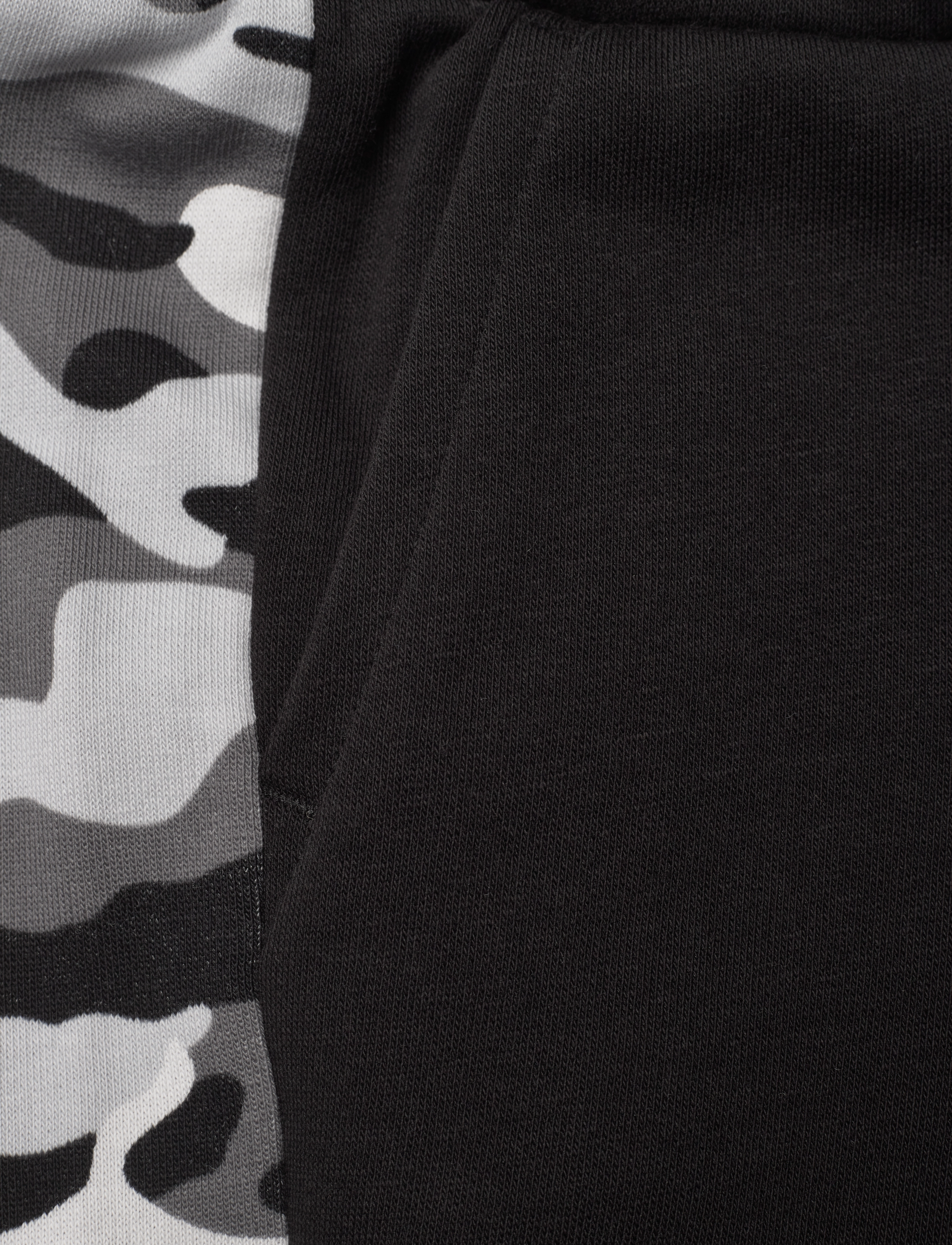 PUMA - ESS+ Camo Shorts TR B - puma black - 2