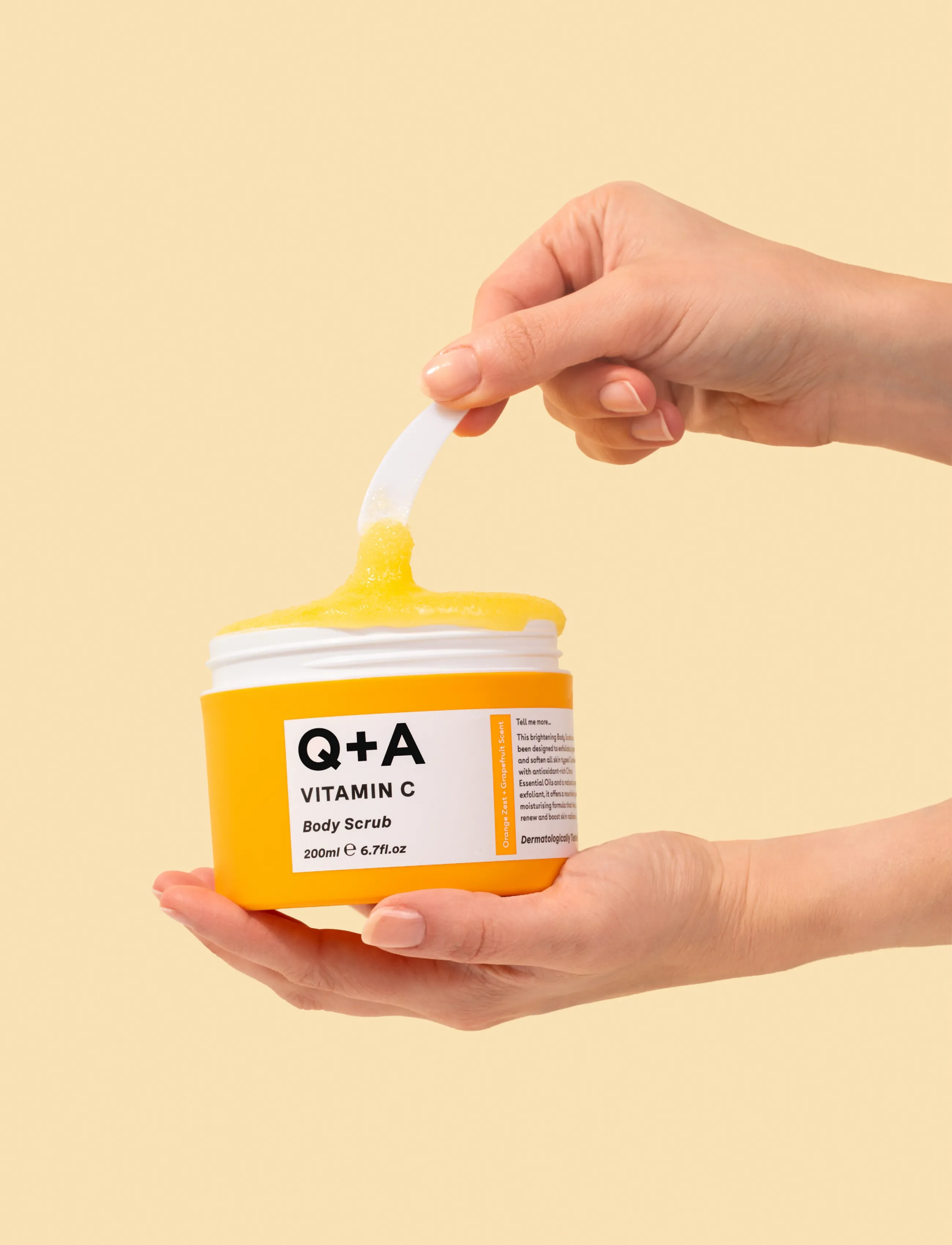 Q+A - Q+A Vitamin C Body Scrub - skrubb & exfoliators - kropp  - clear - 3
