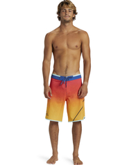 Quiksilver - SURFSILK NEW WAVE 20 - swim shorts - cayenne - 4
