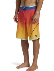 Quiksilver - SURFSILK NEW WAVE 20 - swim shorts - cayenne - 5