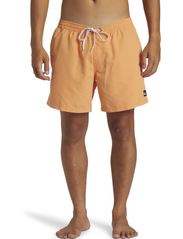 Quiksilver - EVERYDAY SOLID VOLLEY 15 - swim shorts - tangerine - 2
