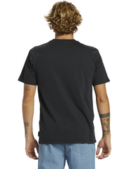 Quiksilver - SALT WATER PKT TEE SWP - short-sleeved t-shirts - black - 3