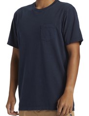 Quiksilver - SALT WATER PKT TEE SWP - short-sleeved t-shirts - dark navy - 6