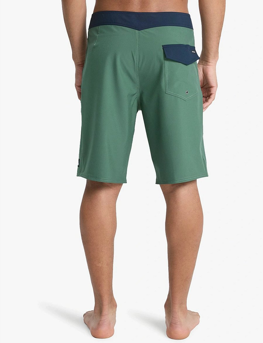 Quiksilver - SURFSILK KAIMANA 20NB - uimashortsit - forest - 2