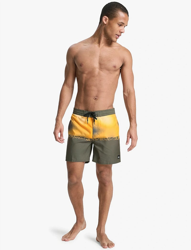 Quiksilver - EVERYDAY HALF JAM 16 - badehosen - grape leaf wordblock - 3