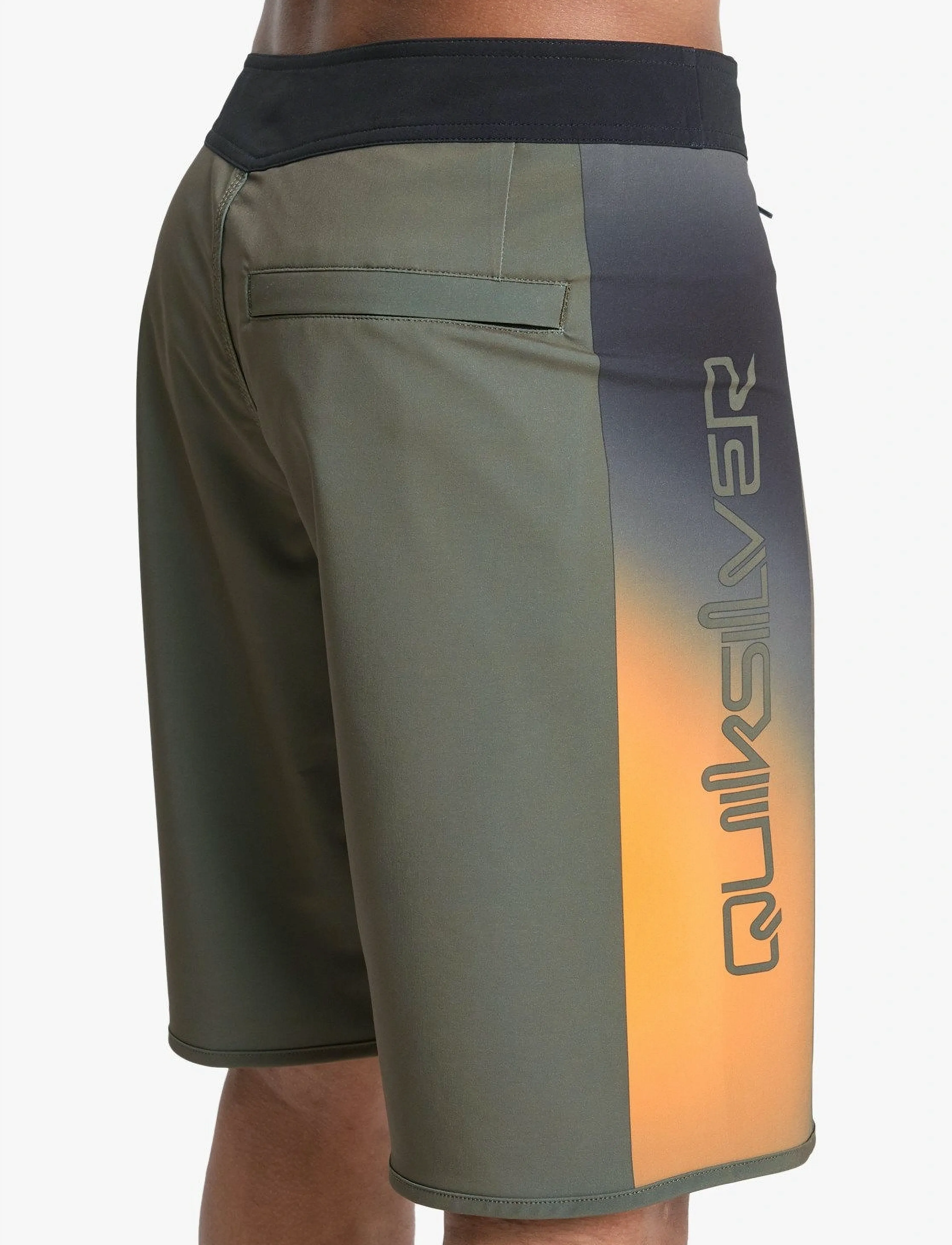 Quiksilver SURFSILK HOLMES 20 - Streetstyle - GRAPE LEAF HOLMES / khaki/green