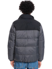 Quiksilver - WOLF SHOULDER LS - padded jackets - iron gate - 3