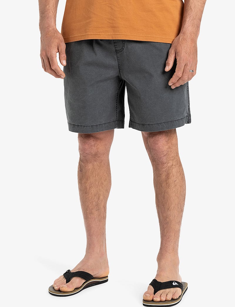 Quiksilver - TAXER WS - afslappede shorts - black - 0