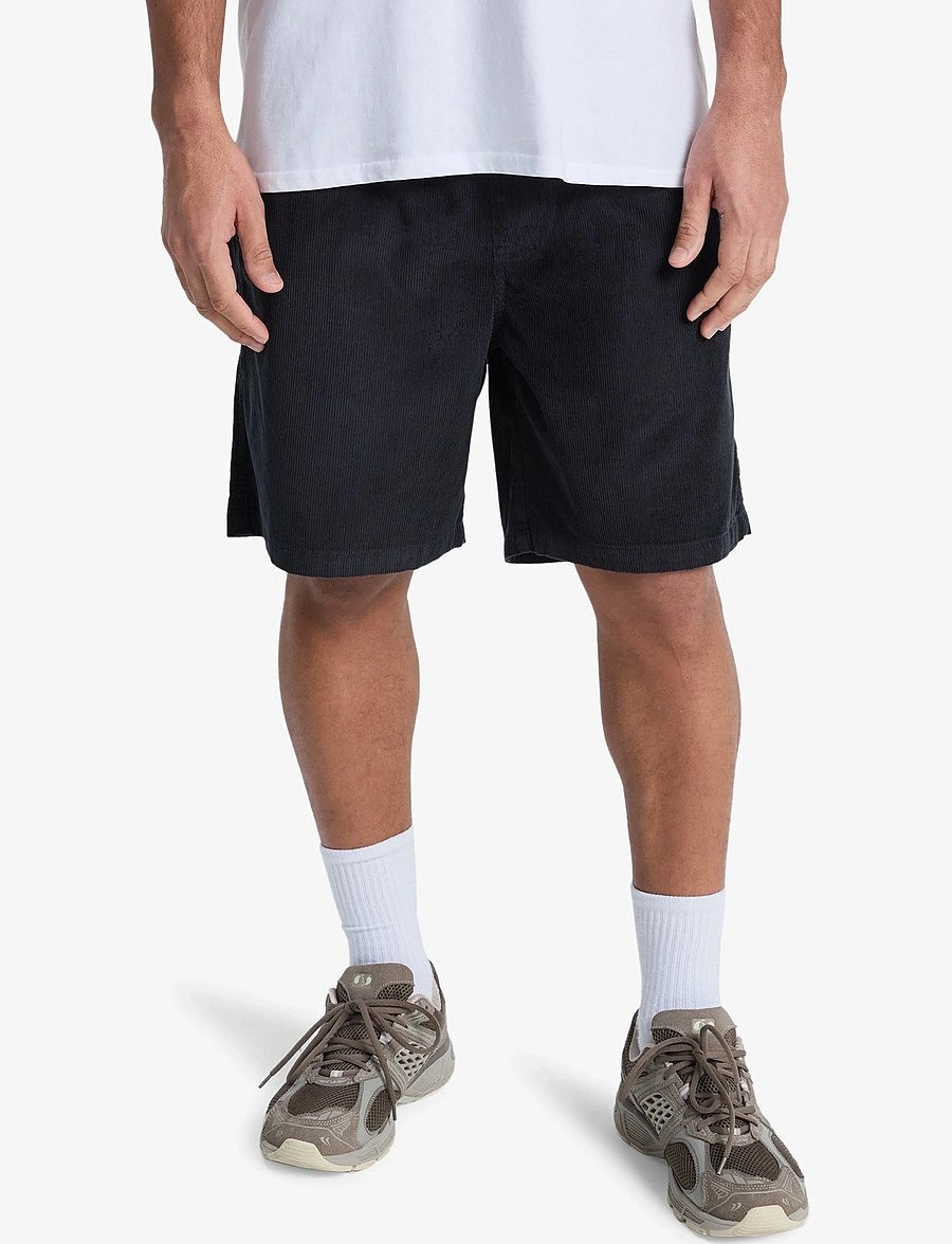 Quiksilver - TAXER CORD WS - afslappede shorts - black - 0