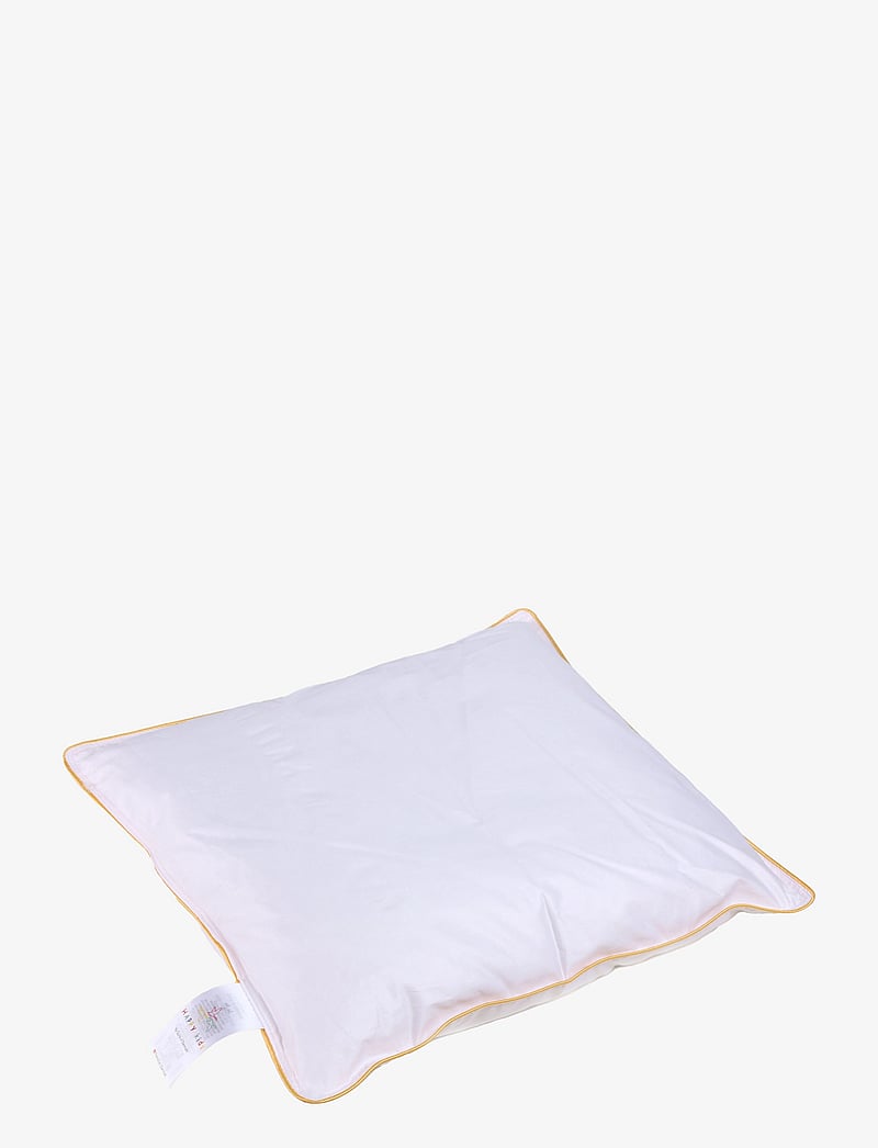 Quilts of Denmark - Happy Kids Junior Pillow - duvets & pillows - white - 1