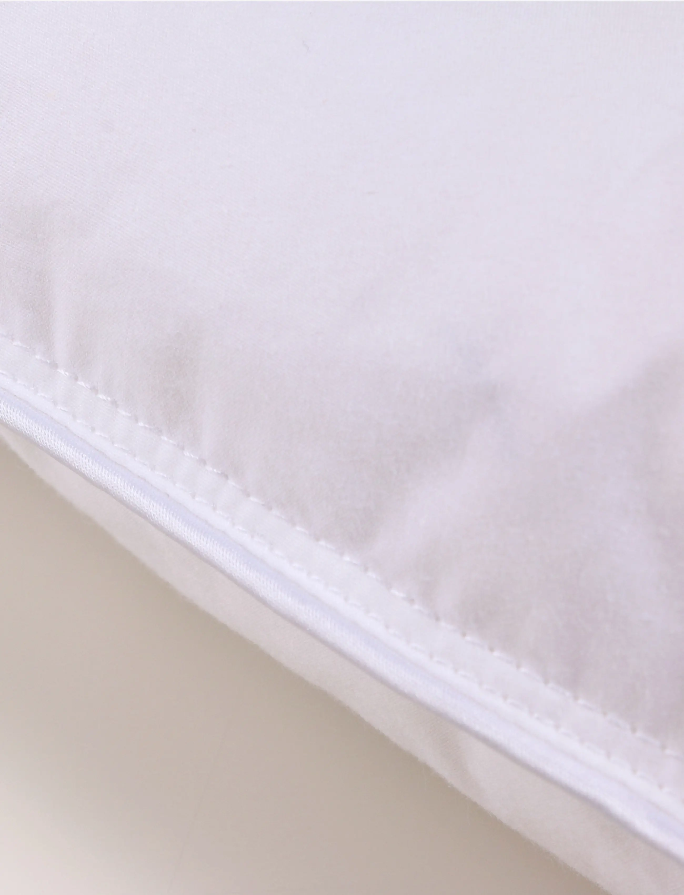 Quilts of Denmark - Happy Kids Baby Pillow - puder og dyner - white - 2