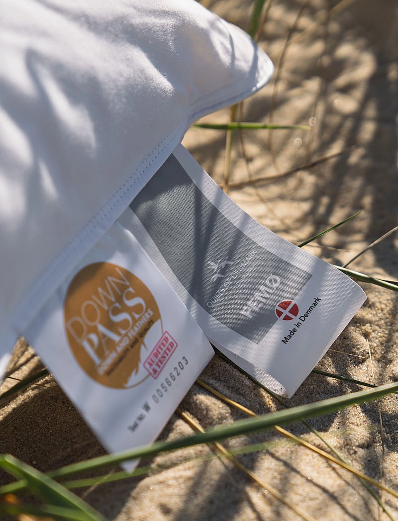 Quilts of Denmark - FEMØ - köp efter pris - white - 2