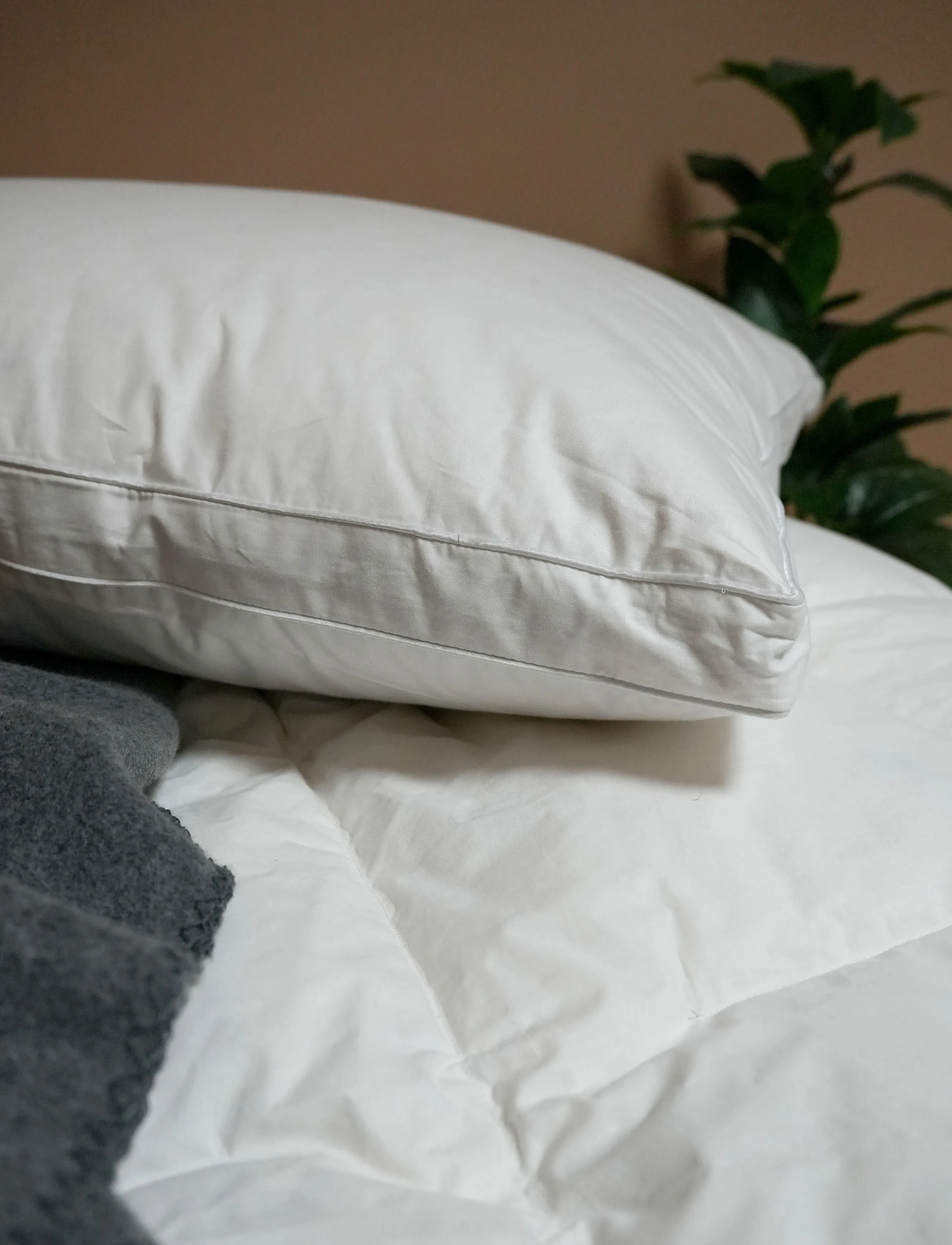 Quilts of Denmark - FEMØ 3-champer (panel) pillow - hovedpuder - white - 4