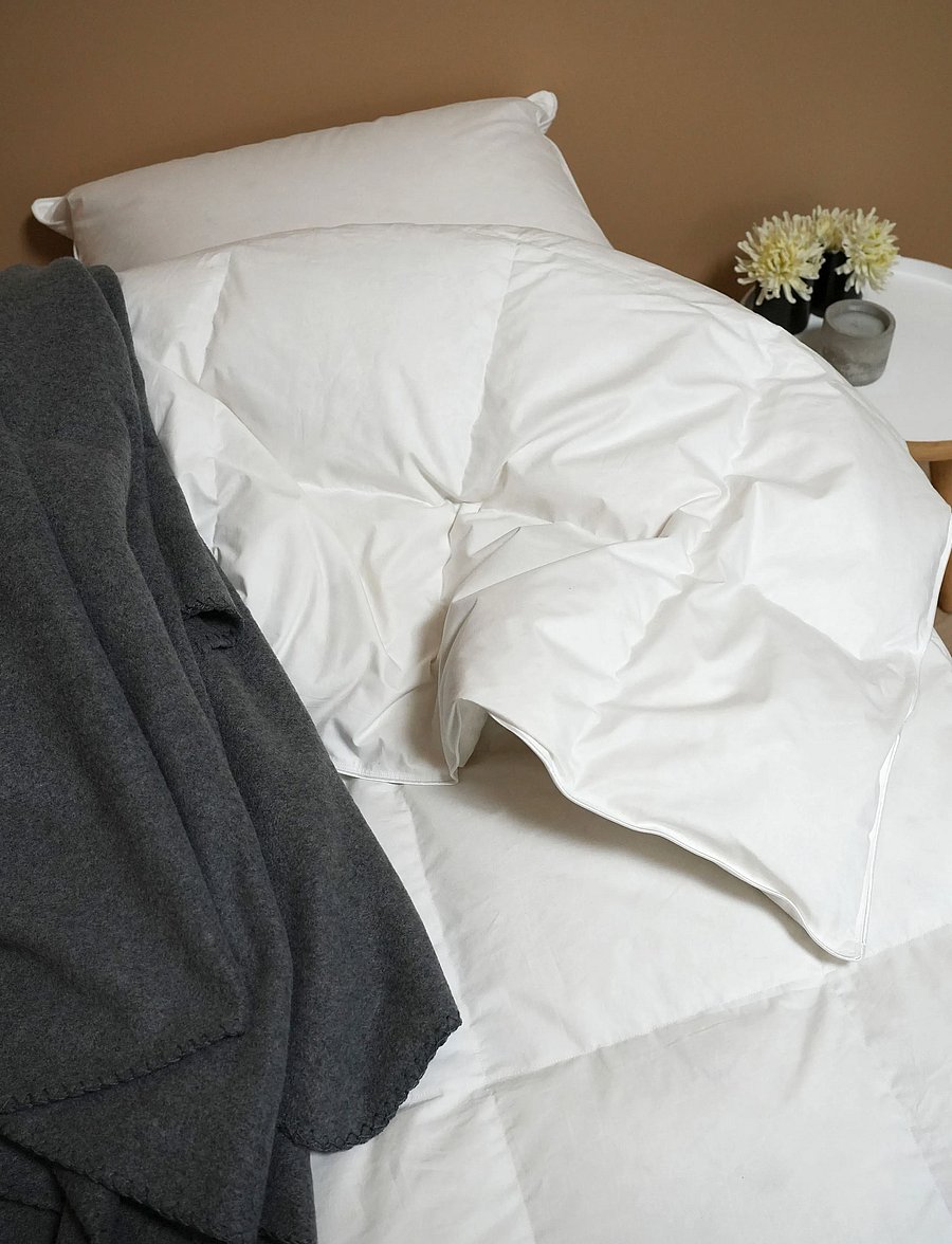 Quilts of Denmark - FEMØ - dyner - white - 0