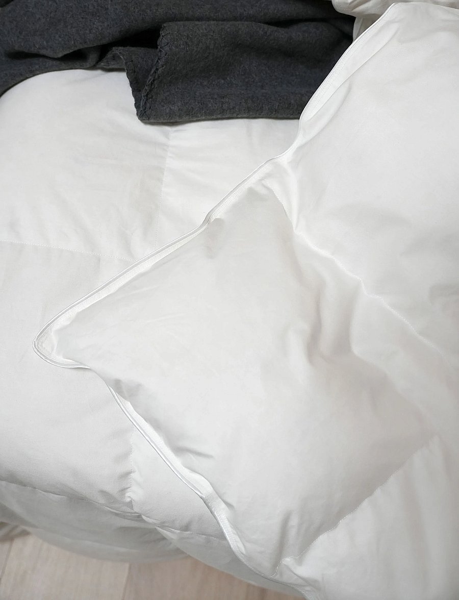 Quilts of Denmark - FEMØ - dyner - white - 3