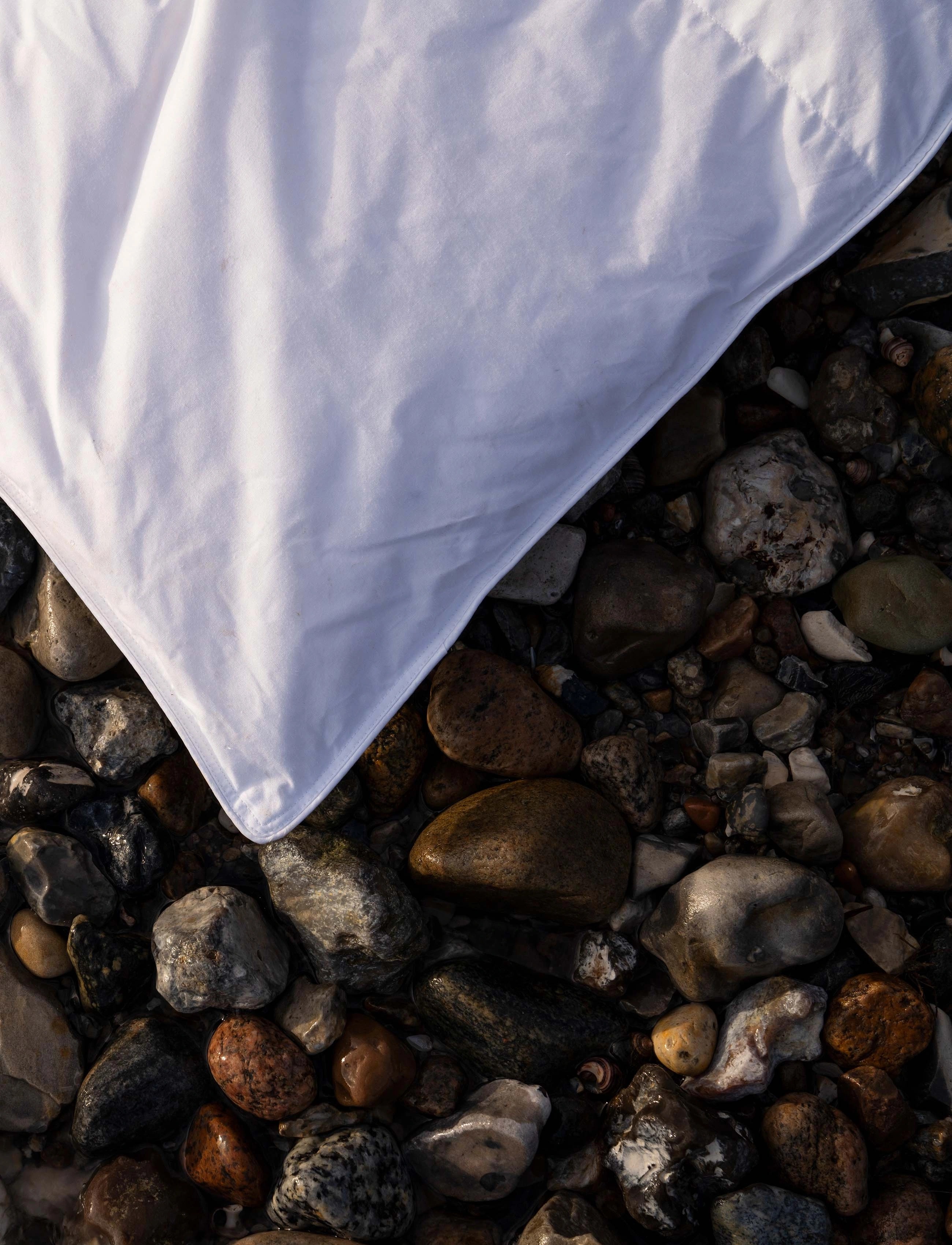 Quilts of Denmark - VENØ - dyner - white - 3