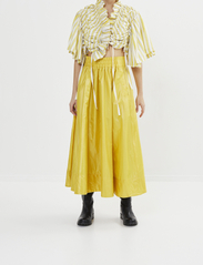 Rabens Saloner - Fransisca - short-sleeved blouses - lemon - 2