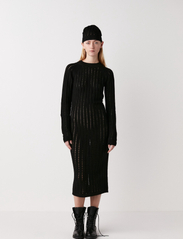 Rabens Saloner - Cana - Square knit dress - stickade klänningar - black - 2