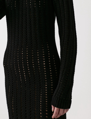 Rabens Saloner - Cana - Square knit dress - stickade klänningar - black - 4