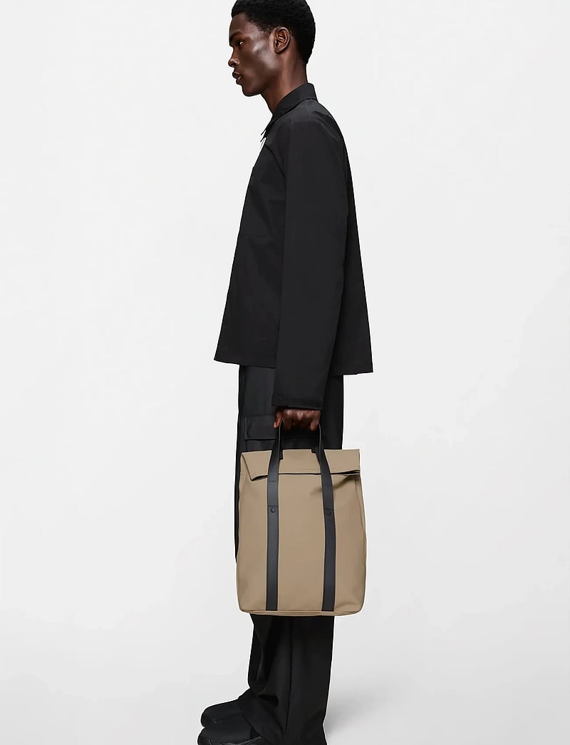 Rains - 2 Way Tote Backpack Mini W3 - affärsryggsäckar - beige - 0