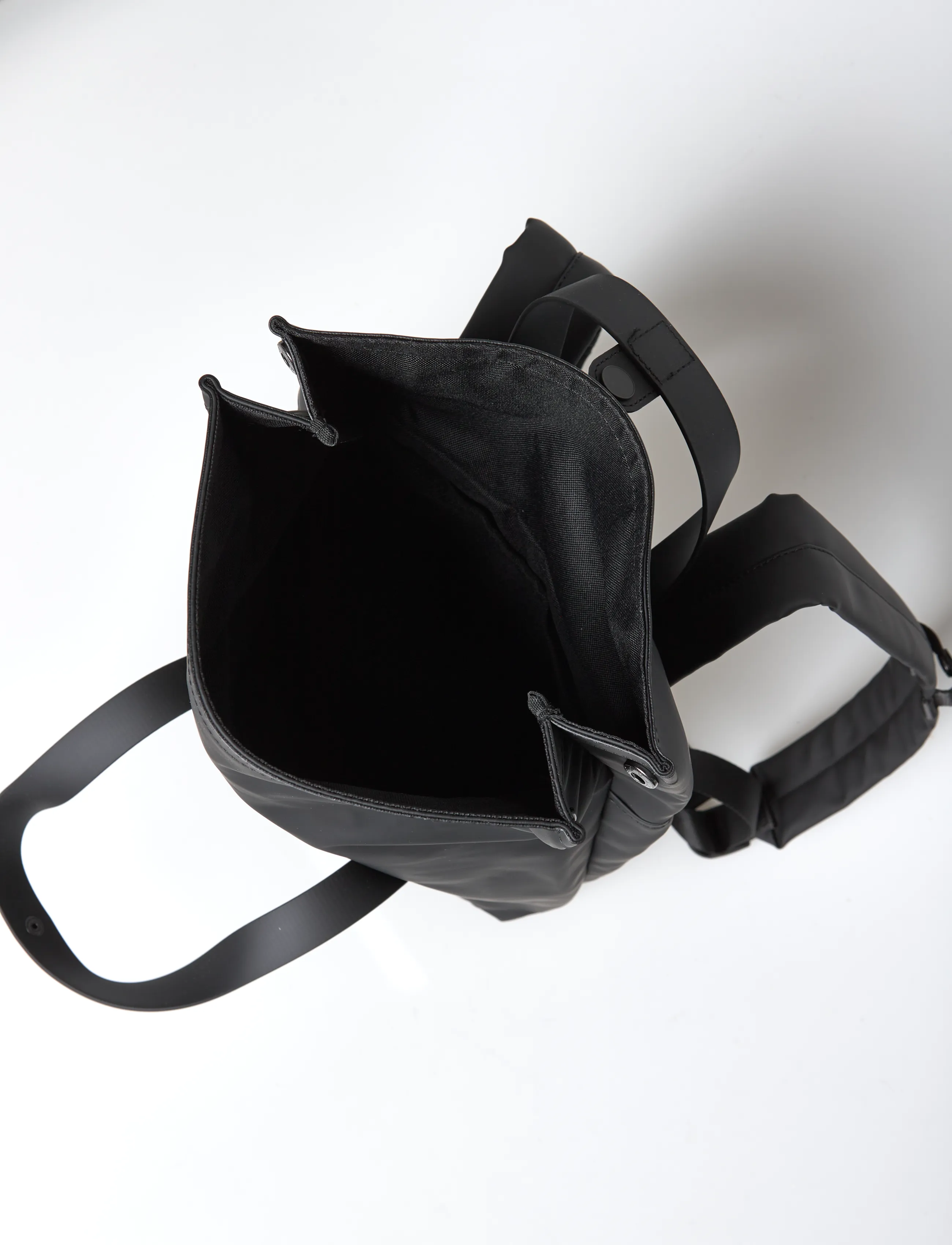 Rains - 2 Way Tote Backpack Mini W3 - Äripäeva seljakotid - black - 5