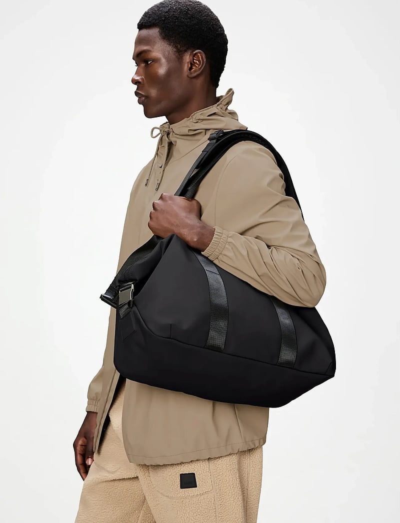 Rains - Valera Weekend Bag Small W3 - vandtætte tasker - black - 0