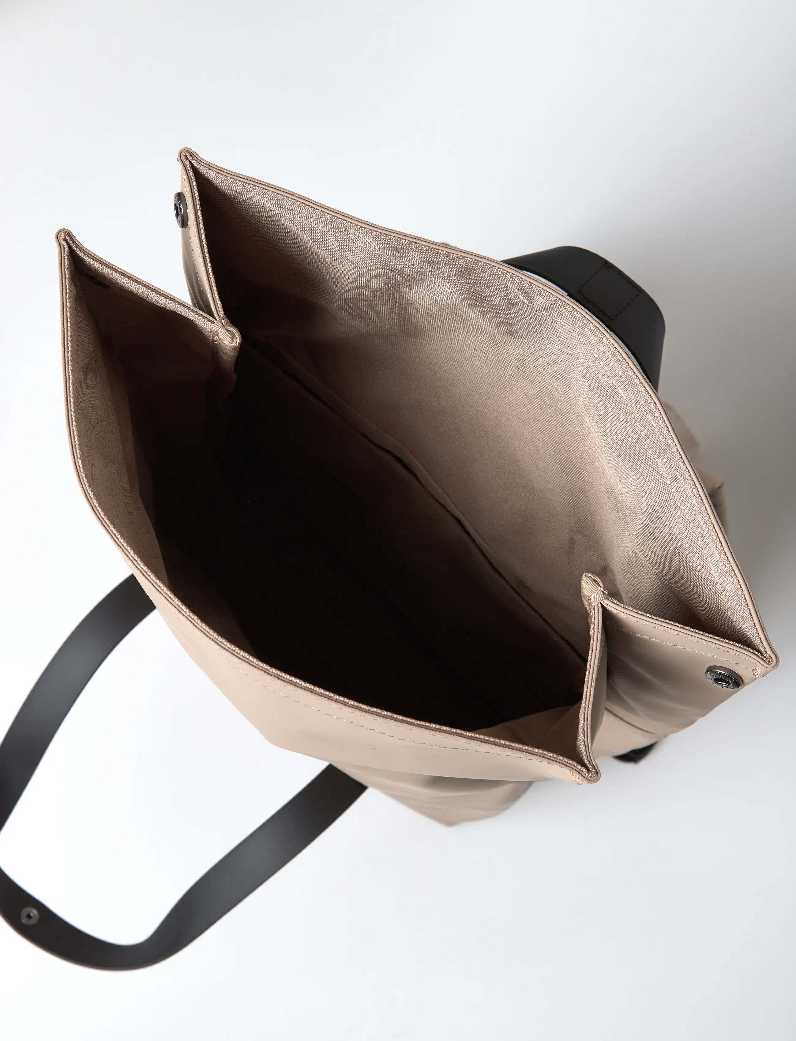 Rains - 2 Way Tote Backpack W3 - Äripäeva seljakotid - beige - 5