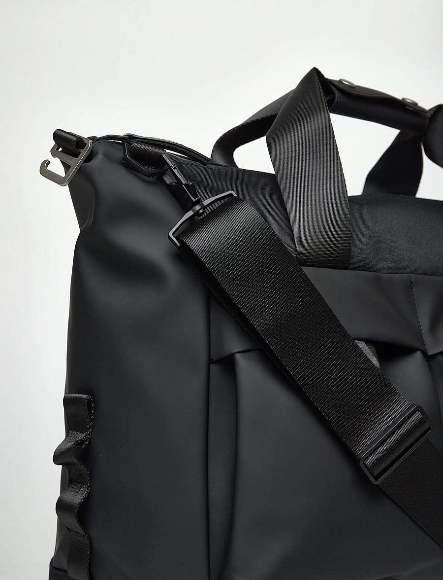 Rains - Otaru Weekend Bag Small W3 - black - 5
