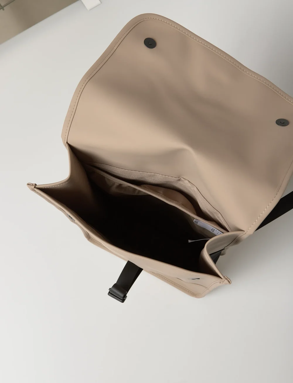 Rains - Backpack W3 - vattentäta väskor - beige - 3