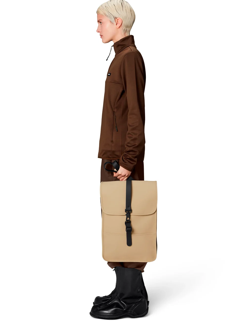 Rains - Backpack Mini W3 - vattentäta väskor - sand - 5